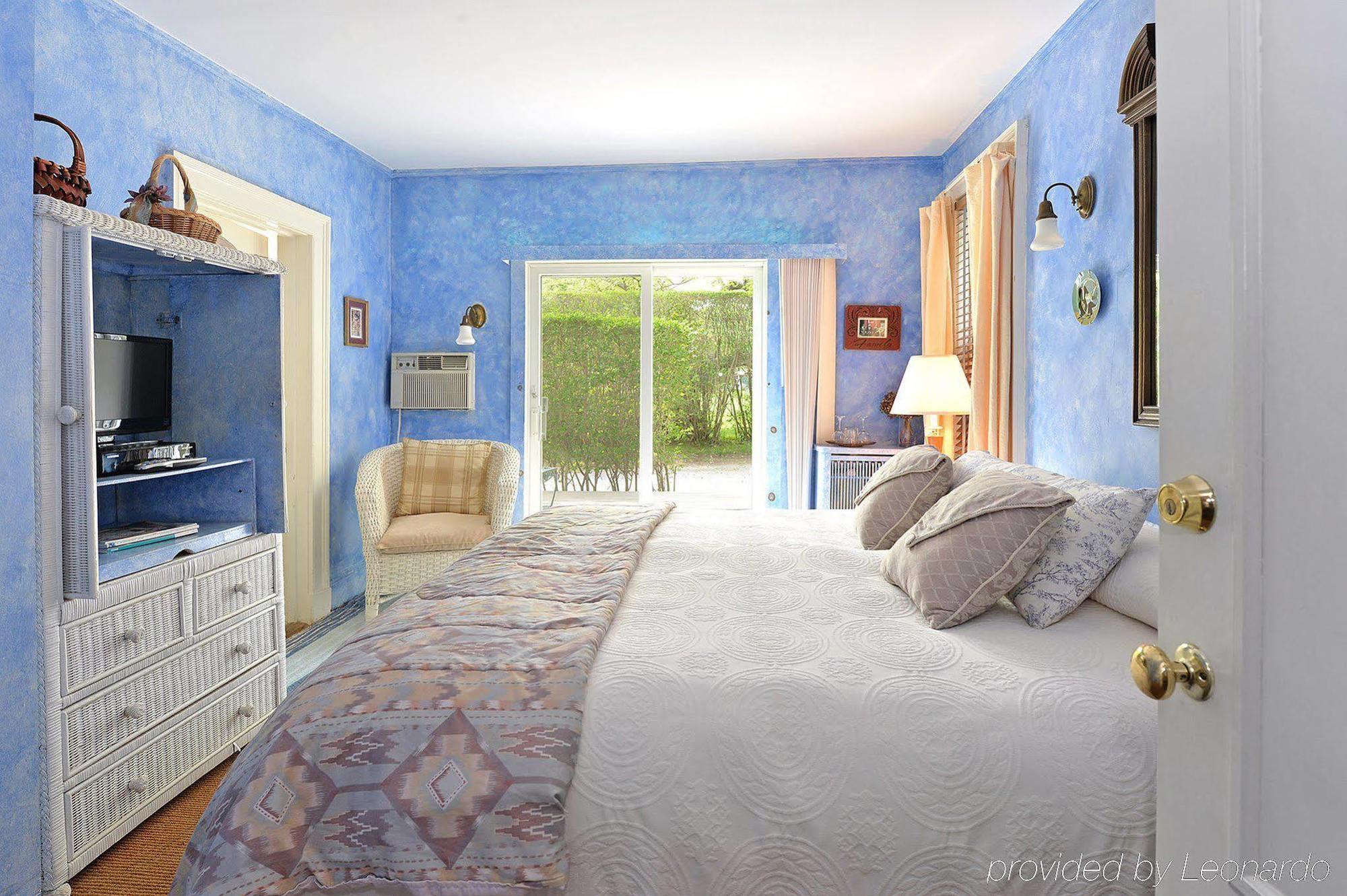 The Village Latch Inn Саутхемптън Екстериор снимка